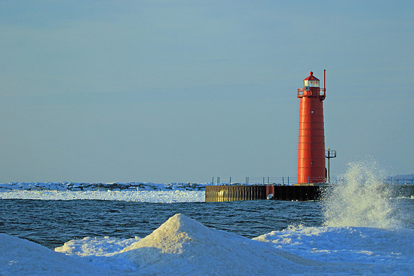 Muskegon lighthouse splash