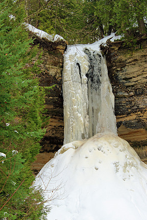 Frozen Munising Falls